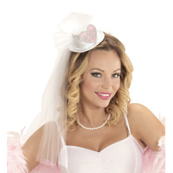 Klobúk so závojom na rozlúčku so slobodou